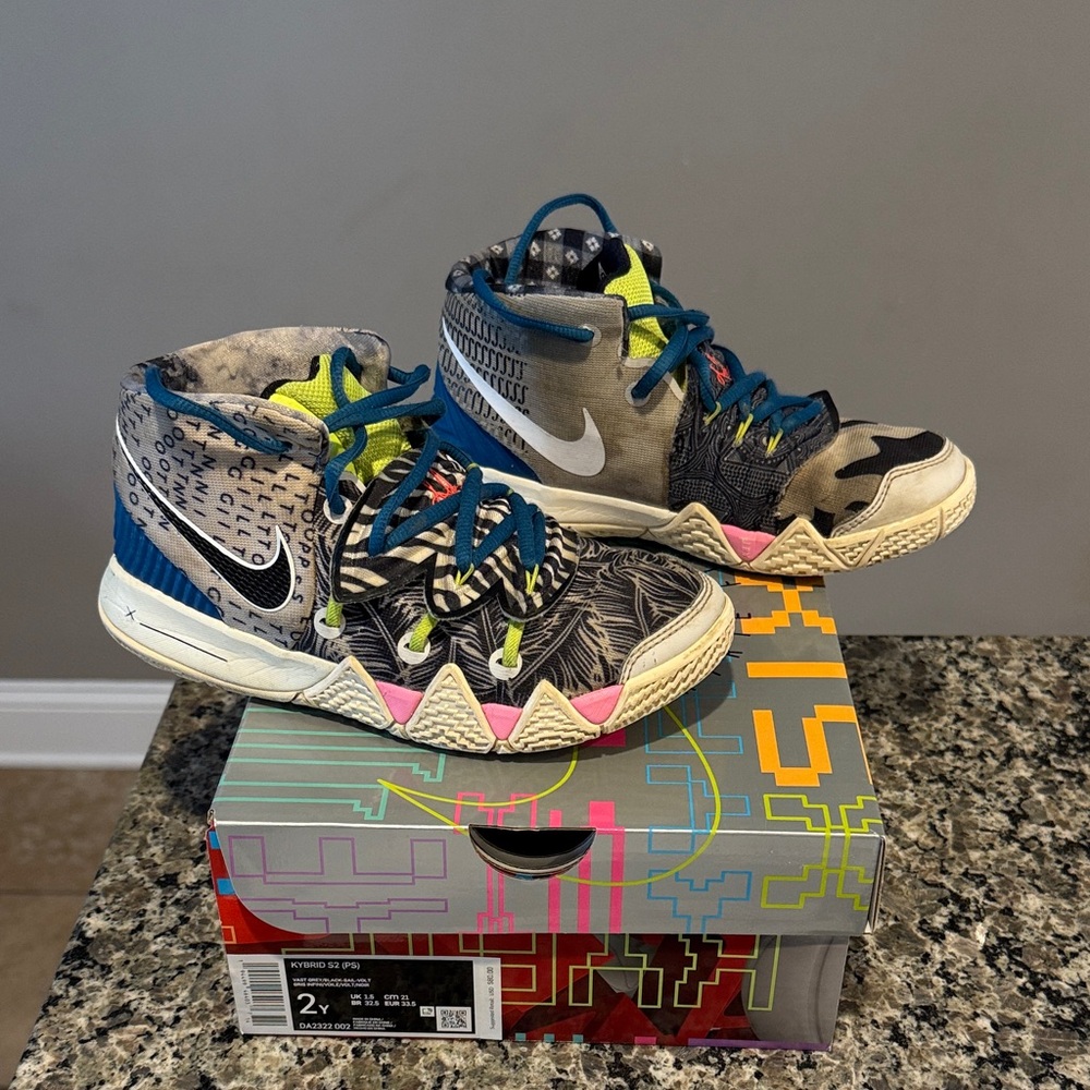 Nike KYBRID S2 (PS) Vast Grey/Black-Sail-Volt 2Y